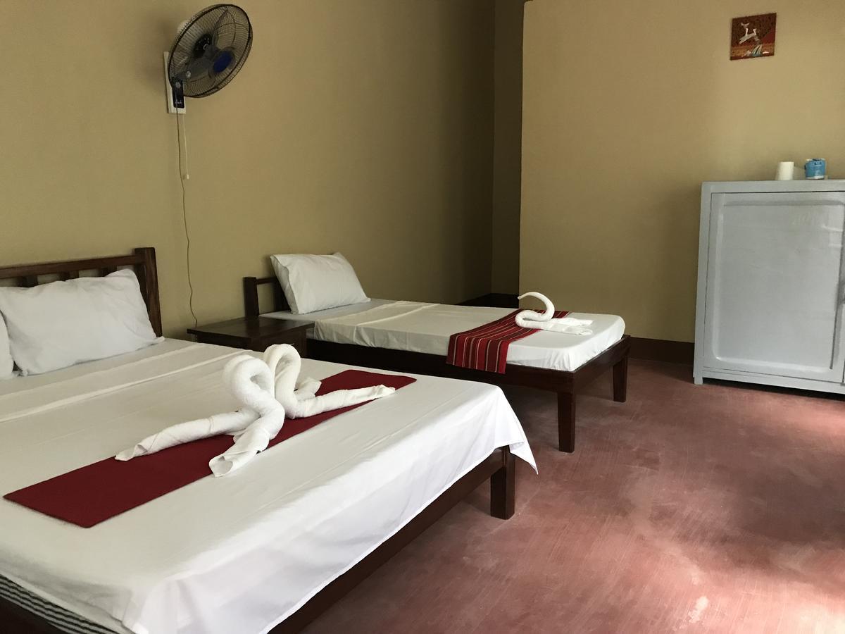 Adventure Camp Beach Resort Sablayan Esterno foto
